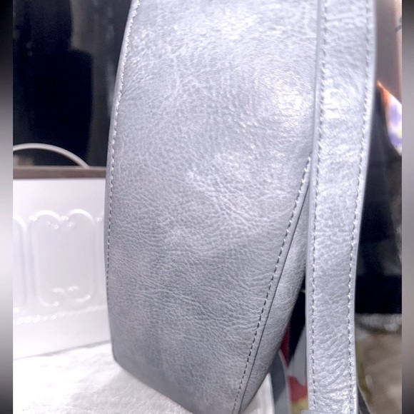 TRENDY MUTED GREY MODA LUXE CROSSBODY BAG - Picture 5 of 10